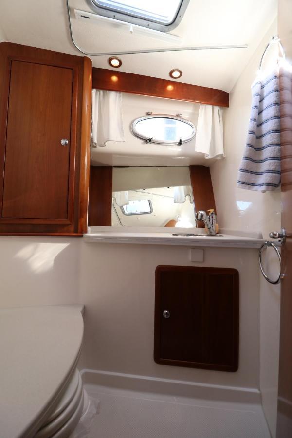 Private Yacht, We Love Our Guests Lissabon Buitenkant foto