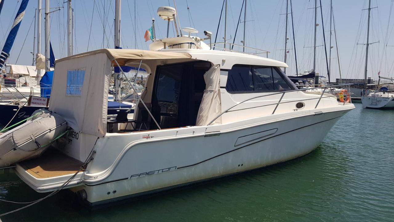 Private Yacht, We Love Our Guests Lissabon Buitenkant foto