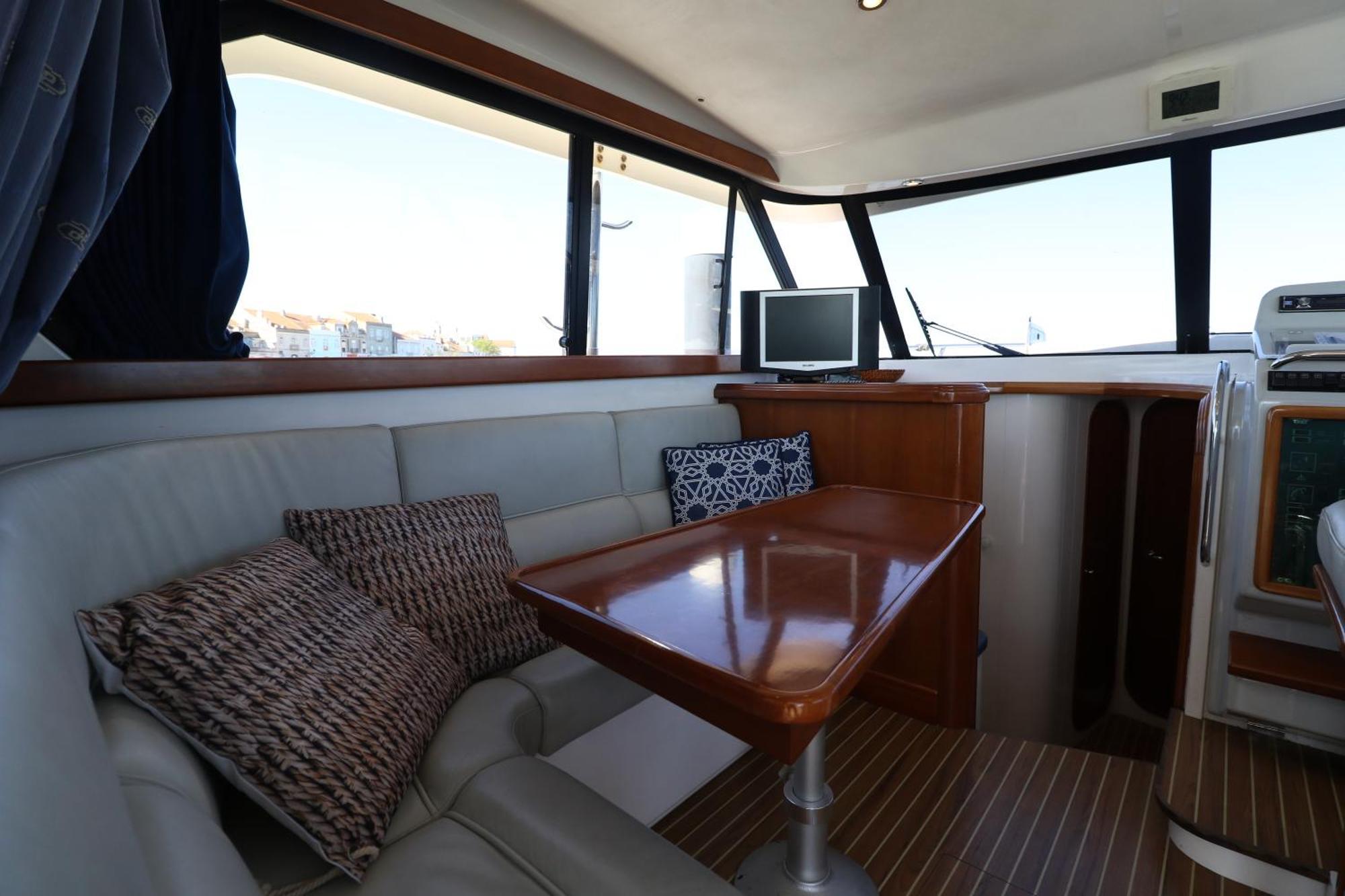 Private Yacht, We Love Our Guests Lissabon Buitenkant foto
