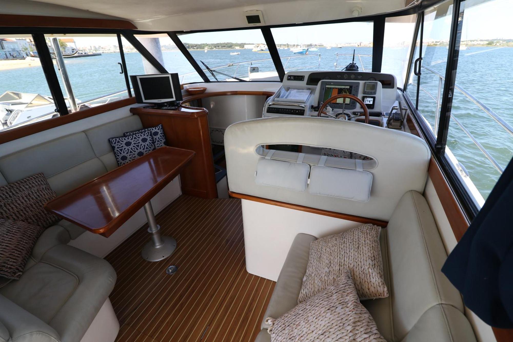 Private Yacht, We Love Our Guests Lissabon Buitenkant foto