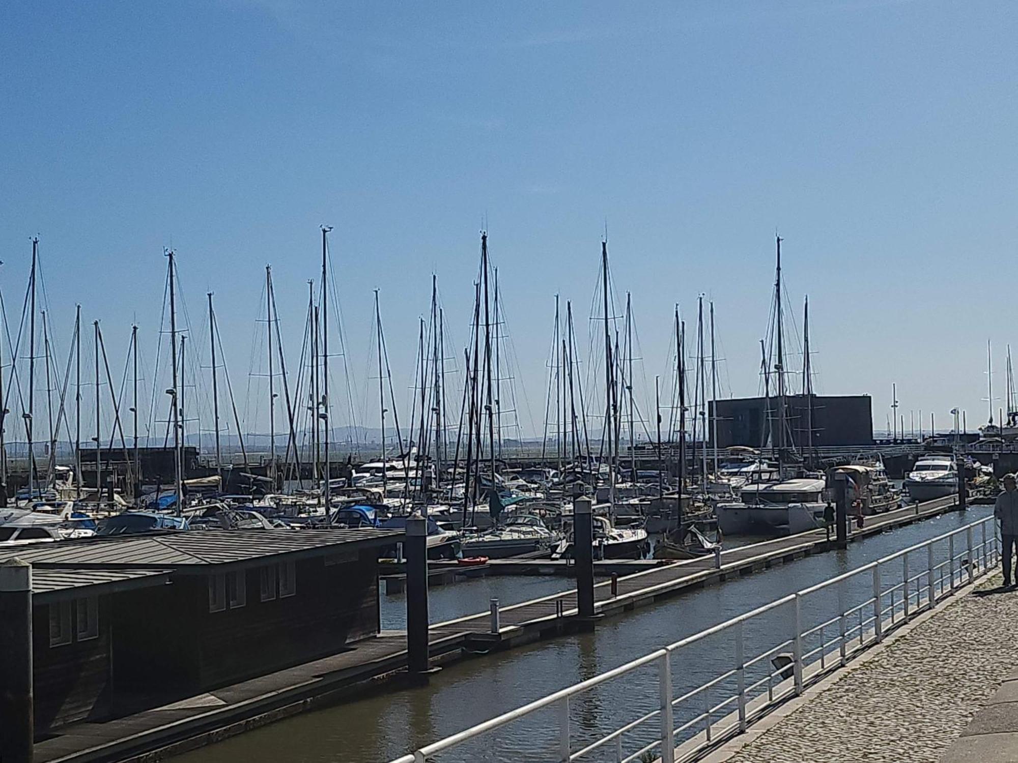 Private Yacht, We Love Our Guests Lissabon Buitenkant foto
