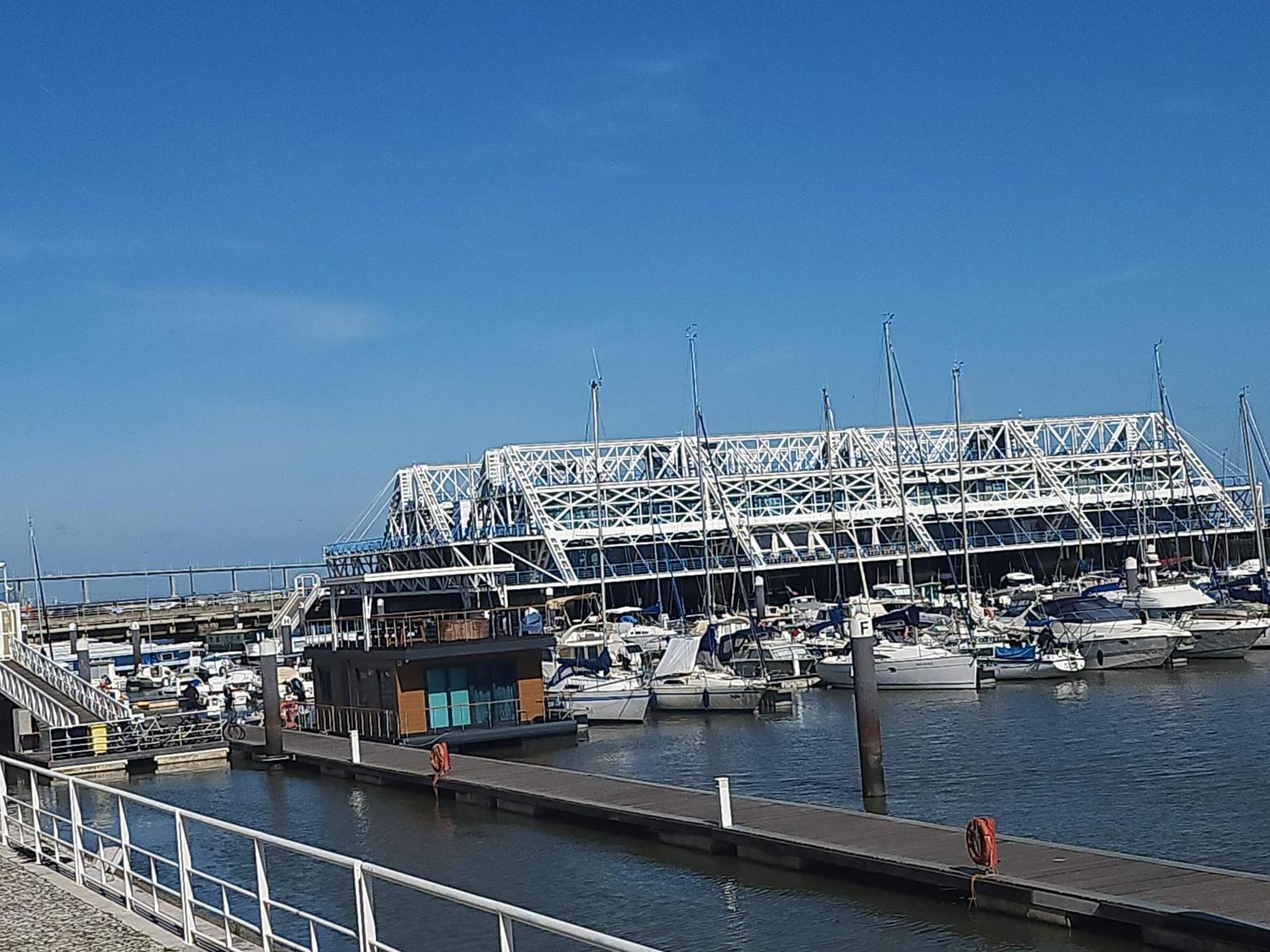 Private Yacht, We Love Our Guests Hotel Lissabon Buitenkant foto